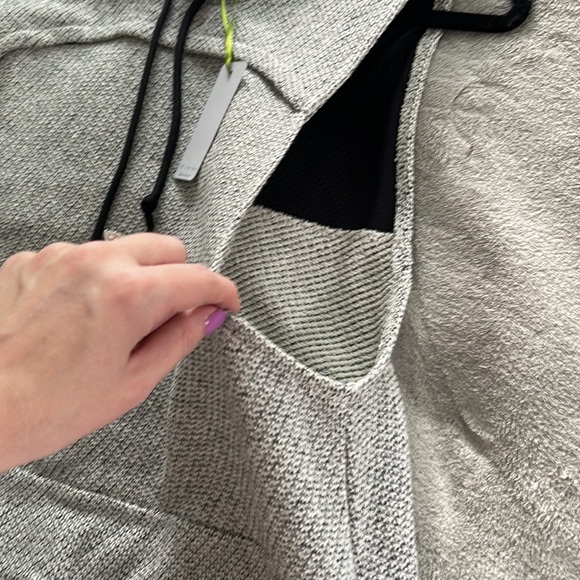 Heather gray workout pullover - Picture 5 of 7